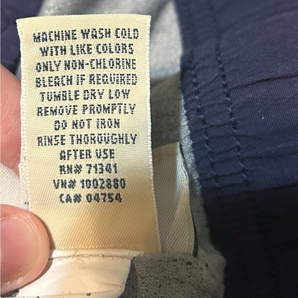 L.L.Bean Navy Nylon Mesh Lined Swim Shorts Mens Large - Picture 11 of 11